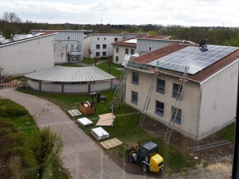E.ON und Studierendenwerk Paderborn rüsten Wohnheime mit Photovoltaikanlagen aus. Foto: E.ON